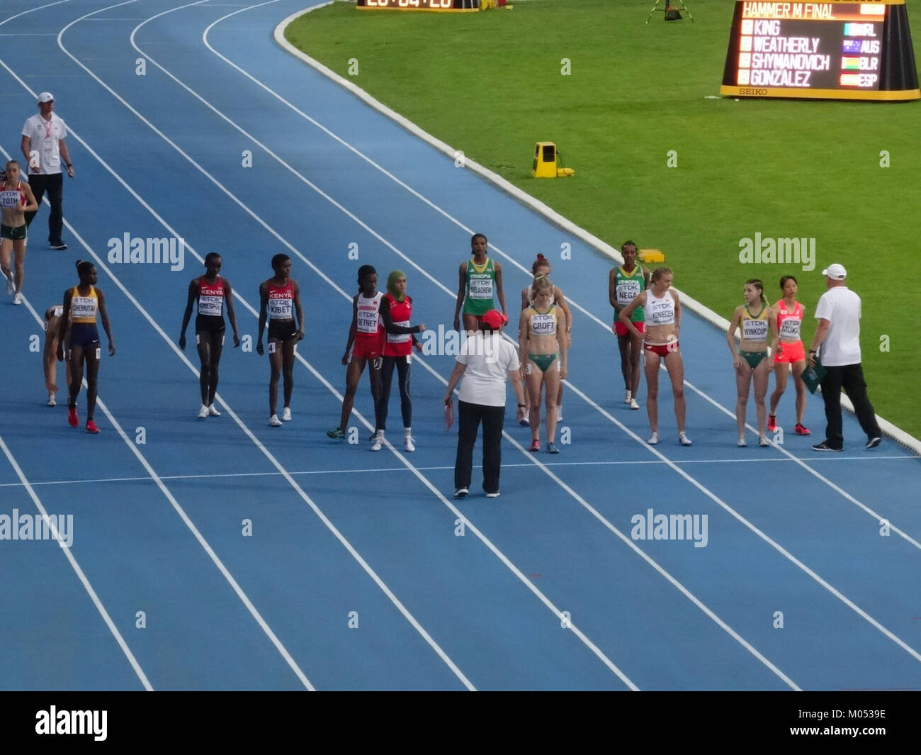 Das 3000-m-Hindernisfinale von womenâ bei der IAAF-U20-Weltmeisterschaft 2016 in Bydgoszcz zeigt Spitzensportler, die in einem anspruchsvollen Event um die Goldmedaille wetteifern. Stockfoto