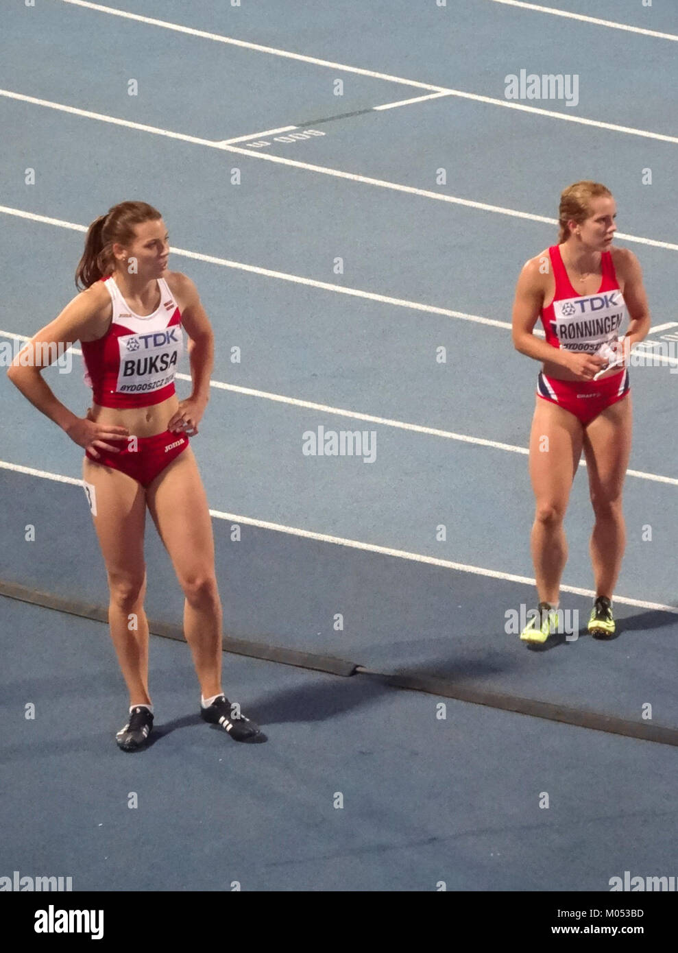 Das 200 m lange womenâ Halbfinale der IAAF-U20-Weltmeisterschaft 2016 in Bydgoszcz, Polen, zeigte junge sportliche Talente auf Leichtathletik. Die Veranstaltung fand am 22. Juli 2016 statt und war ein wichtiger Moment im Wettbewerb. Stockfoto