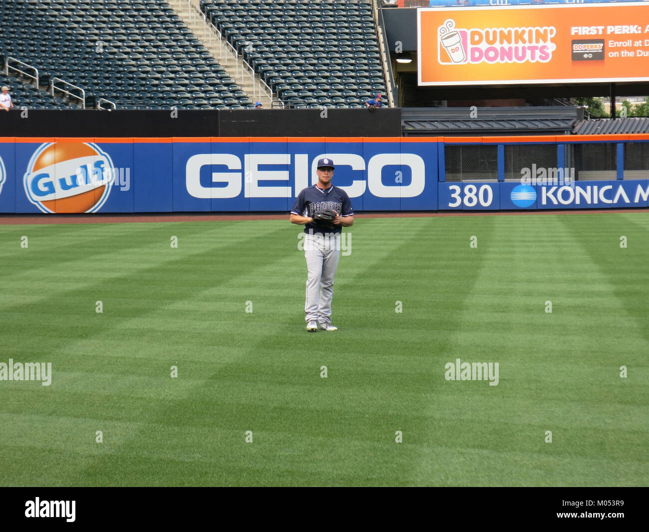 Buddy Baumann wurde am 12. August 2016 aufgenommen. Baumann ist bekannt für sein Engagement im Profisport, insbesondere als Baseballkrug. Stockfoto