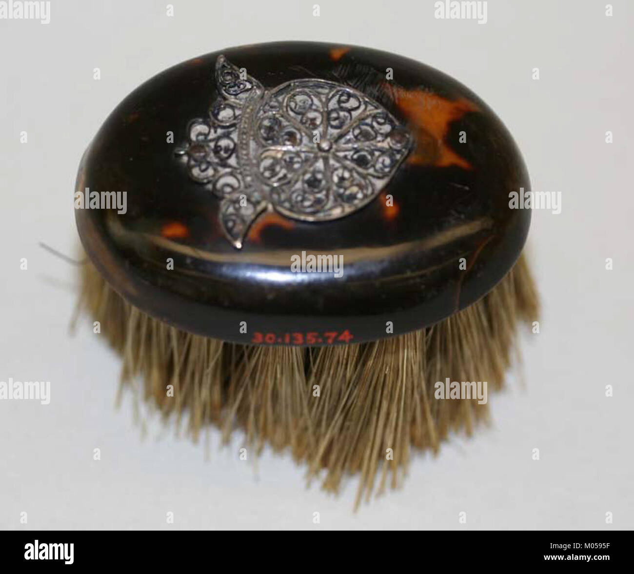 Brush MET 30.135.74 ist ein Gemälde im Metropolitan Museum of Art Es ist eine Darstellung einer bestimmten Szene oder eines bestimmten Gegenstands, die die Technik und den Stil des Künstlers veranschaulicht und zur Sammlung bildender Kunst des Museums beiträgt. Stockfoto