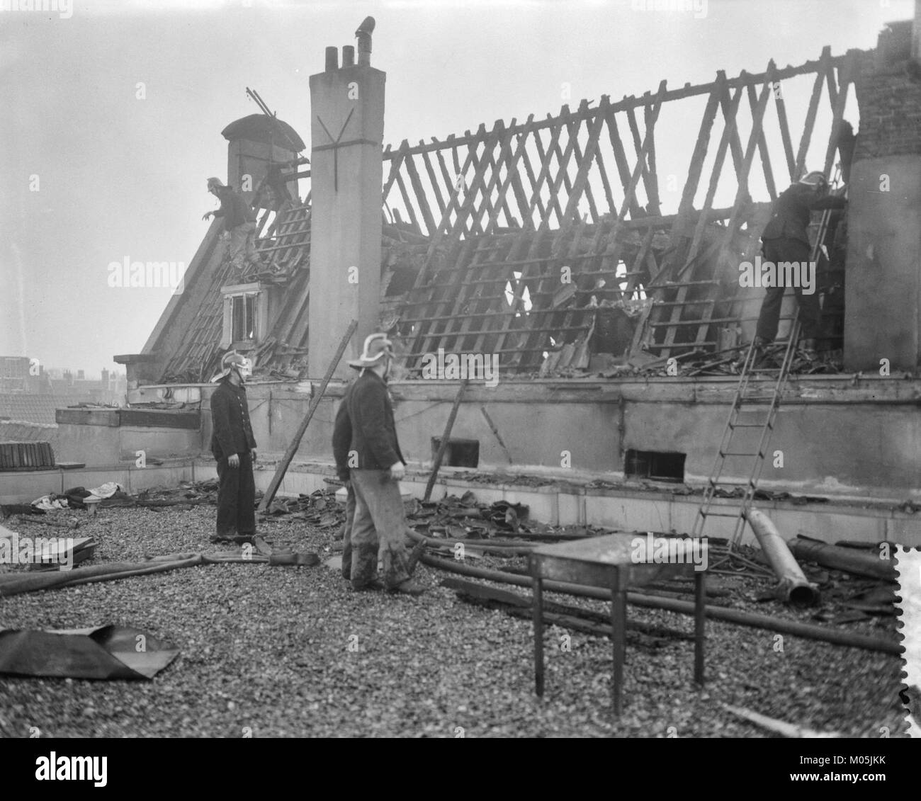 Bei einem Brand in einem kleinen Hotel in der Amsterdamer Leliegracht starben 1929 vier Menschen: Drei Frauen und ein Mann. Die Tragödie war Teil der historischen städtischen Herausforderungen von Amsterdamâ. Stockfoto