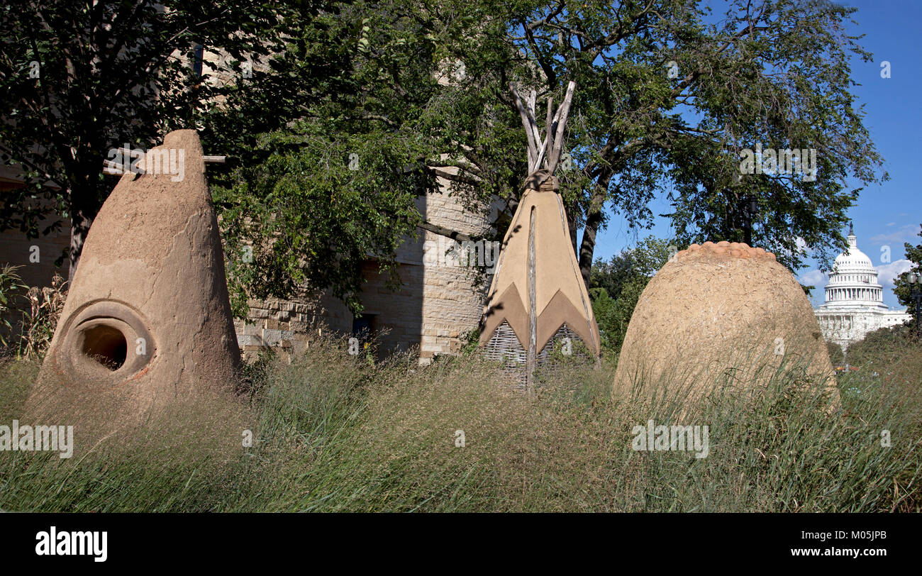 Tipis am nationalen Museum der Amerikanischen Indianer, SW, Washington, D.C. Stockfoto