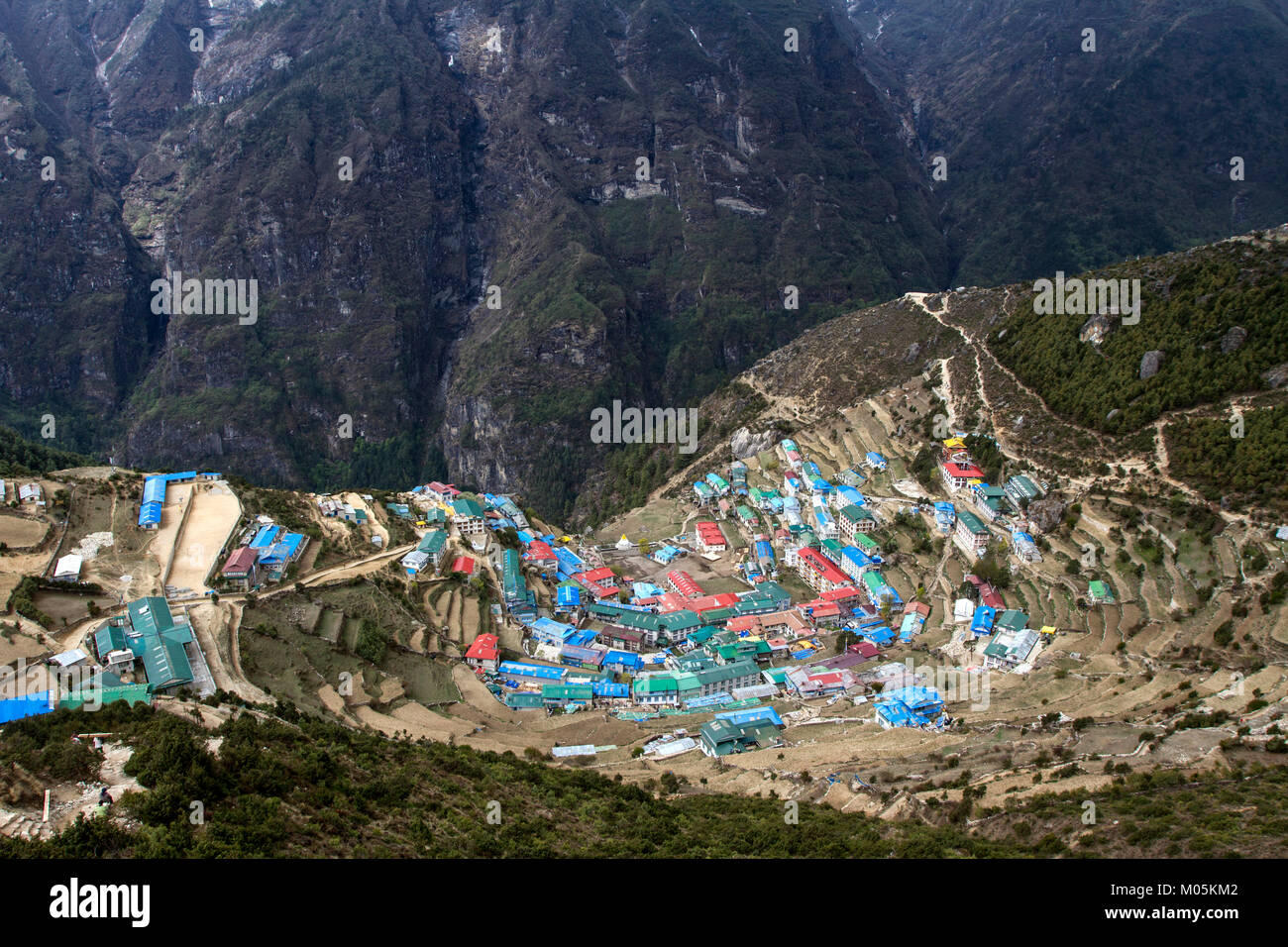 Eine Ansicht von Namche Basar auf dem Weg zu Everest in Nepal. Stockfoto