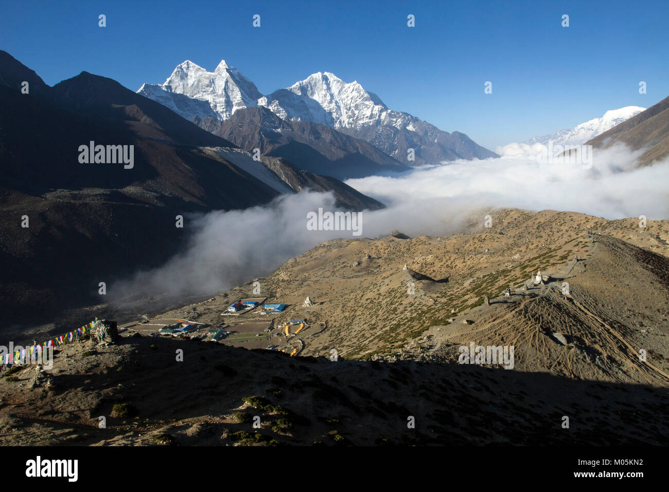 Morgens einen Blick in Lobuche in der Everest Region, Nepal gesehen. Stockfoto