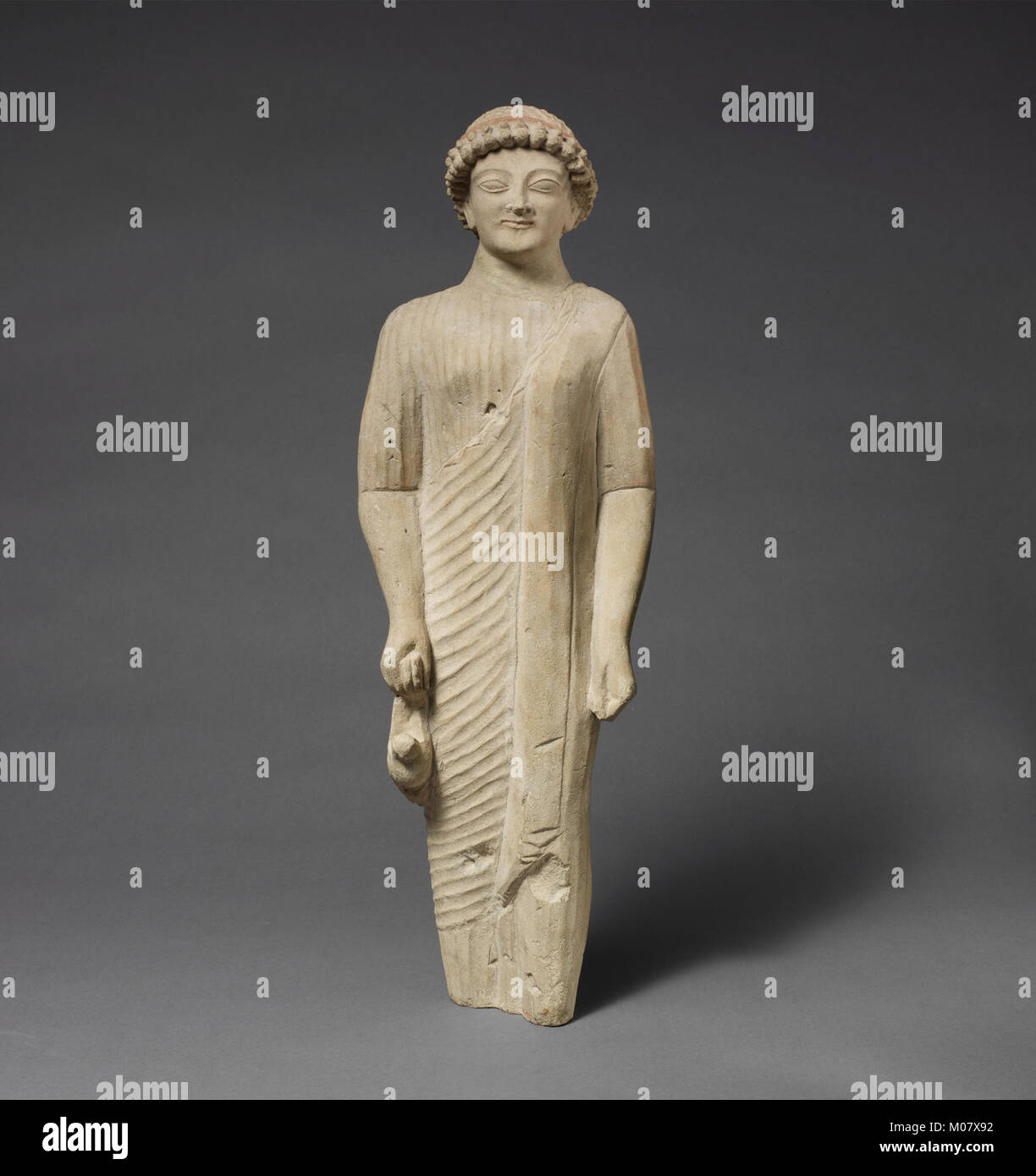 Kalkstein Statuette eines Bartlos männlichen votary mit einer Verrundung MET DP 208992 Stockfoto