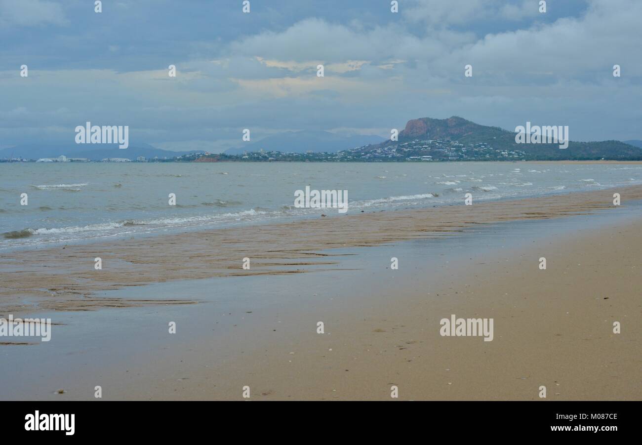 Burg und den Strand von Pallarenda, einem Vorort am Strand von Townsville, Townsville, Queensland, Australien gesehen Stockfoto