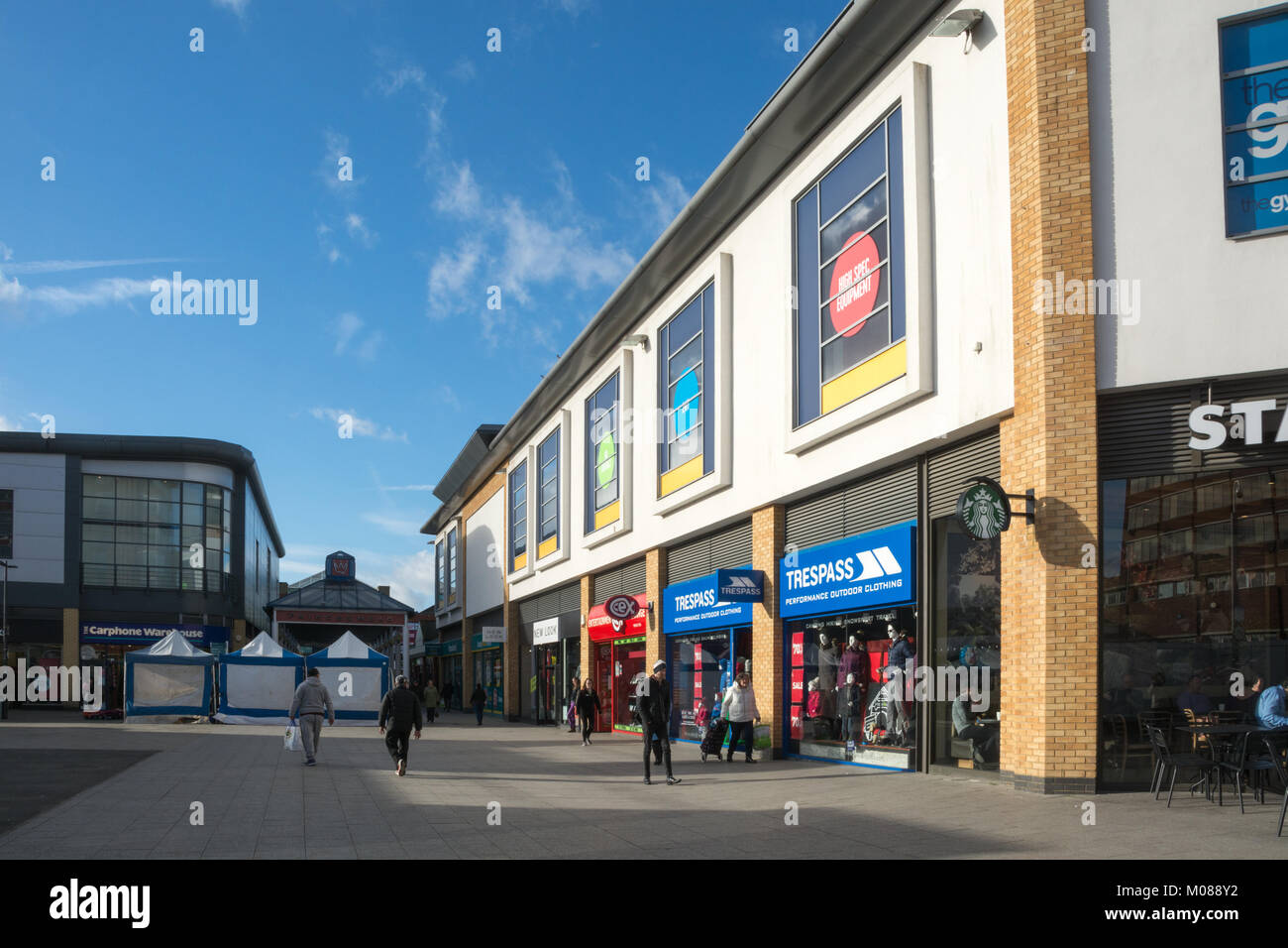 Farnborough Town Center Geschäfte in Hampshire, Großbritannien Stockfoto