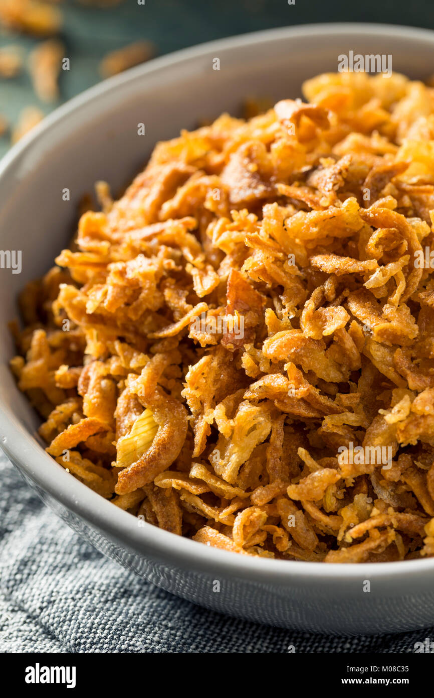 Golden gebratene Zwiebel Bits bereit zu Essen Stockfoto