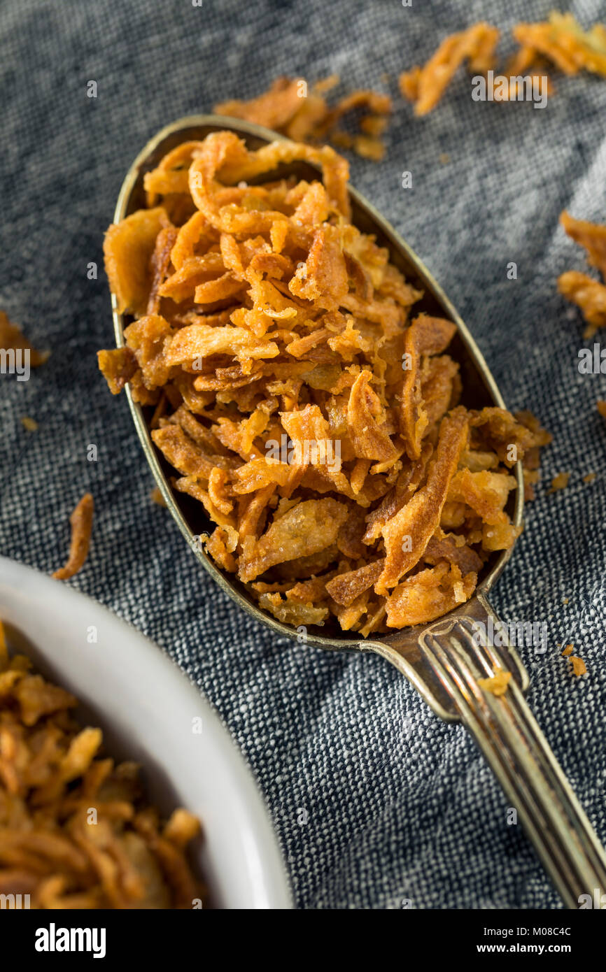 Golden gebratene Zwiebel Bits bereit zu Essen Stockfoto