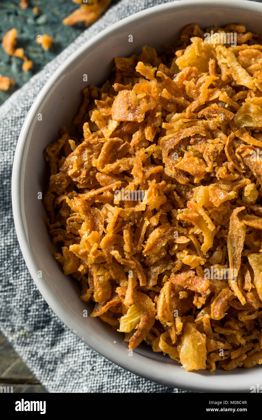 Golden gebratene Zwiebel Bits bereit zu Essen Stockfoto