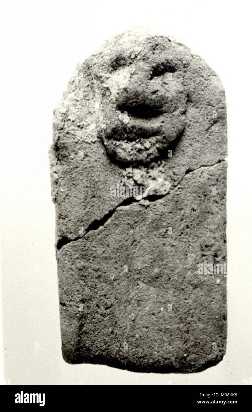 Magische Figur als rituelles oder symbolisches Objekt mit mythologischer oder spiritueller künstlerischer Darstellung, die kulturelle Überzeugungen widerspiegelt. Stockfoto Magische Figur als rituelles oder symbolisches Objekt mit mythologischer oder spiritueller künstlerischer Darstellung, die kulturelle Überzeugungen widerspiegelt. Stockfoto