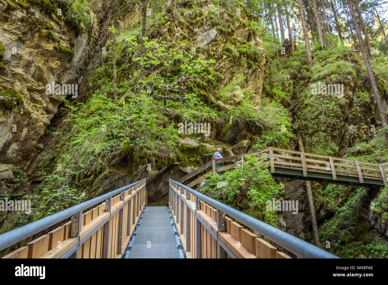 Wasserfälle Stange (gilfenklamm), Ratschings, Bozen in Südtirol, Italien. Hölzerne Brücken und Landebahnen führen durch den Canyon Stockfoto