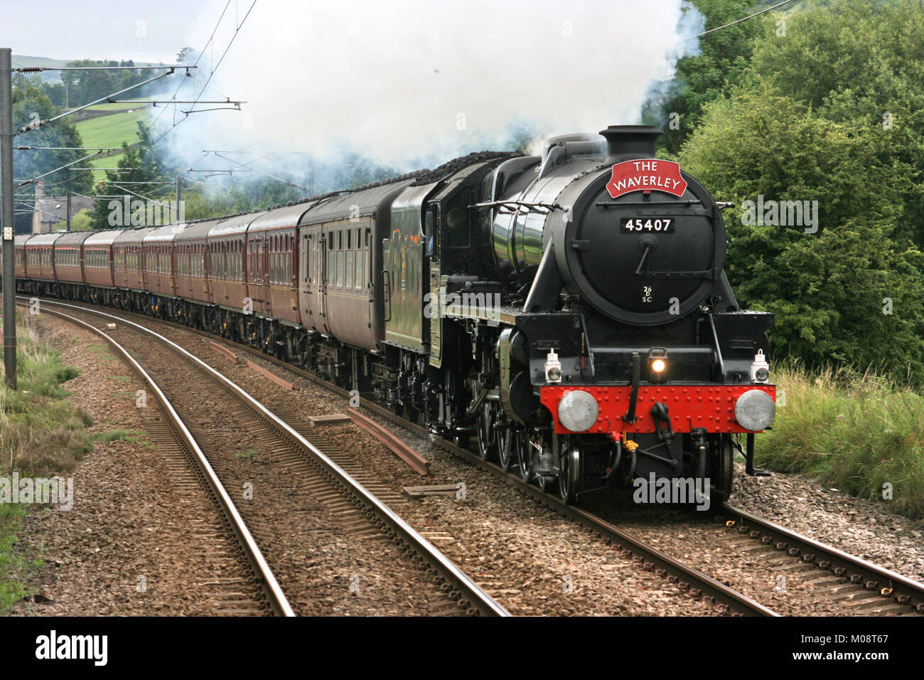 Schwarz fünf Dampflok Nummer 45407 an Cononley auf der Waverley Express Charta vom 8. August 2010 - Pepper Road, Leeds, Großbritannien Stockfoto