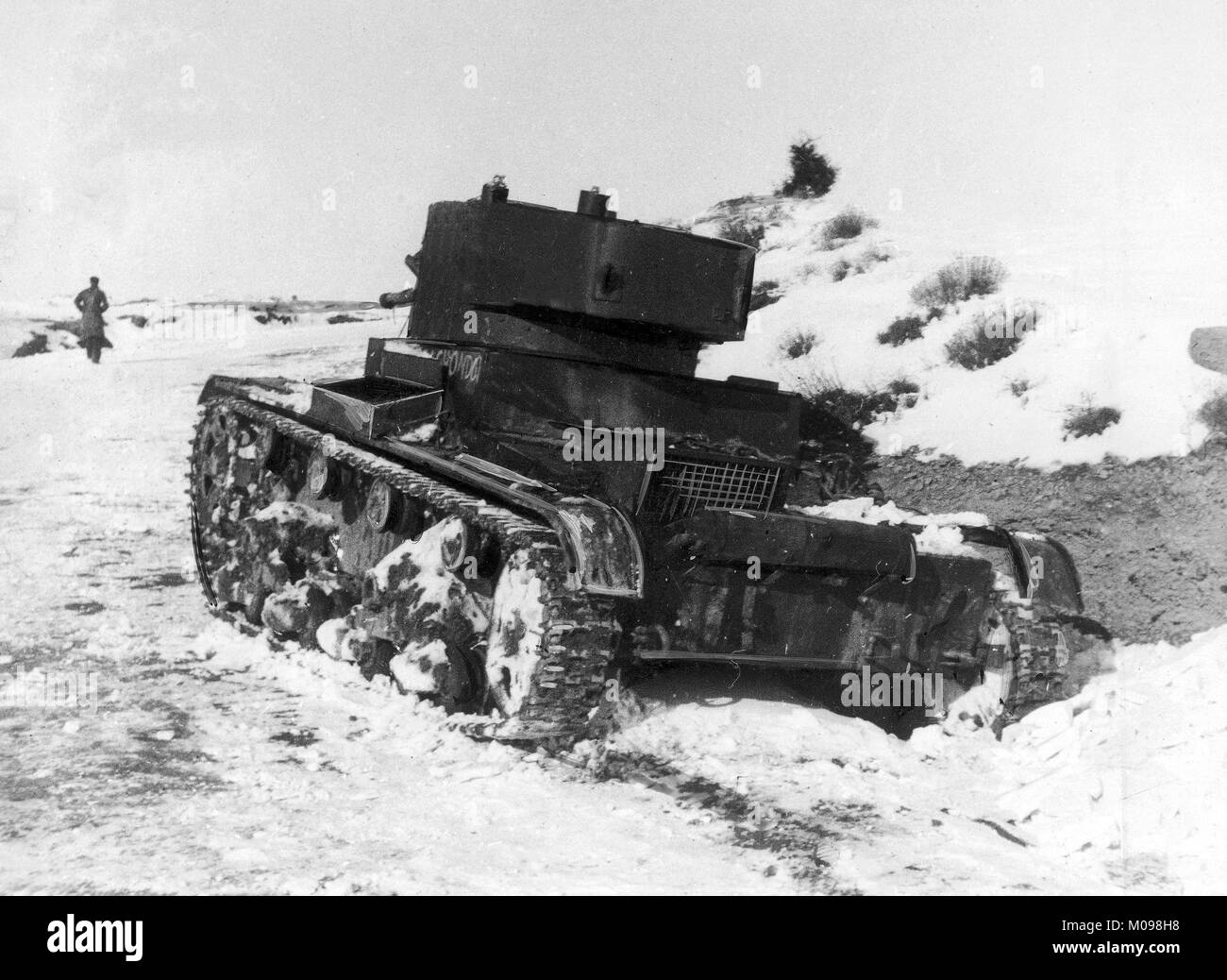 Republikanische T-26 Panzer in der Schlacht von Teruel während des Spanischen Bürgerkriegs im Dezember 1937 Stockfoto