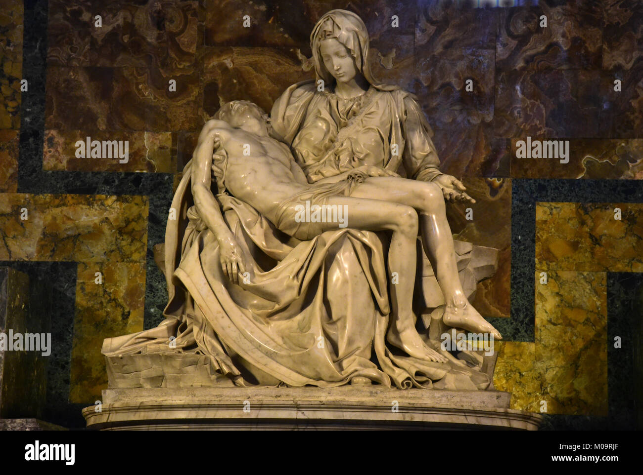Pieta sculpture michelangelo in st -Fotos und -Bildmaterial in hoher
