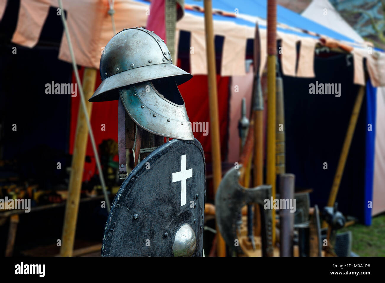 Mittelalterlichen Rüstung bereit für Dressing Stockfoto