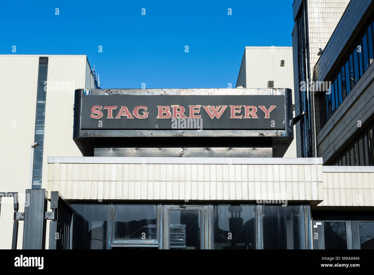 Der Hirsch Brauerei auf der unteren Mortlake Road, Richmond, London SW 14, Großbritannien Stockfoto