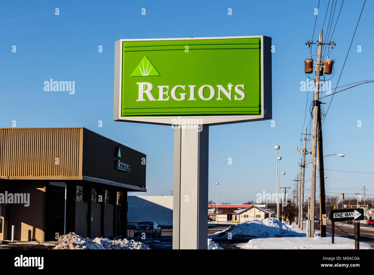 Marion - ca. Januar 2018: Regionen Financial Corporation. Regionen ist das einzige Mitglied der Fortune 500 Unternehmen mit Hauptsitz in Alabama Stockfoto Marion - ca. Januar 2018: Regionen Financial Corporation. Regionen ist das einzige Mitglied der Fortune 500 Unternehmen mit Hauptsitz in Alabama Stockfoto