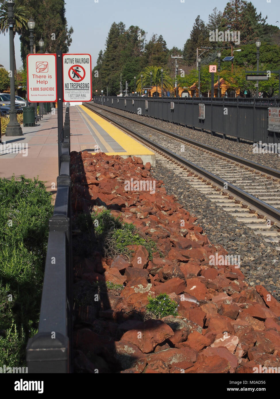 Suizidprävention Bahnübergang, Burlingame, Kalifornien, USA Stockfoto