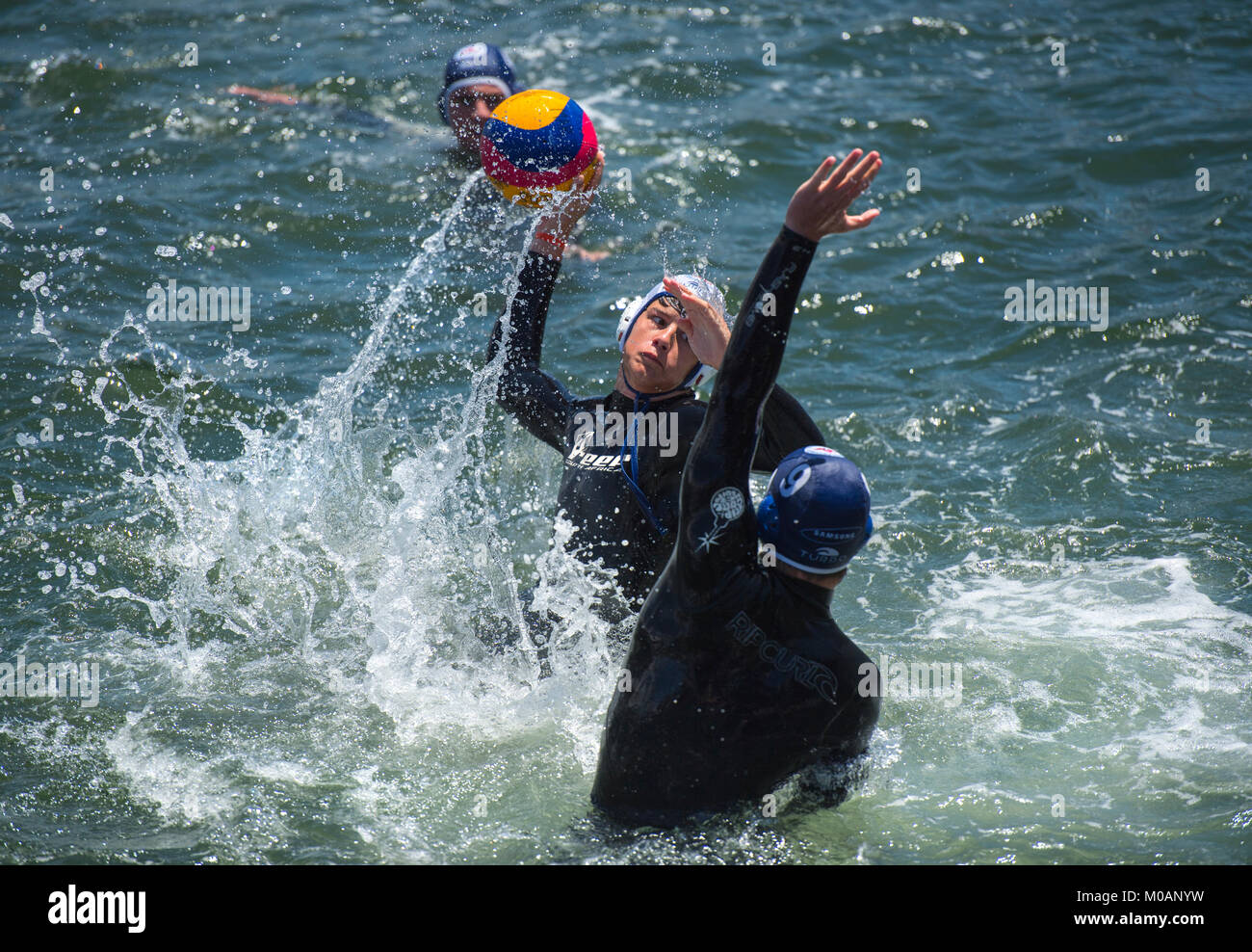 Aktion aus einem Wasser Polo Match in Kapstadt, Südafrika gespielt wird Stockfoto