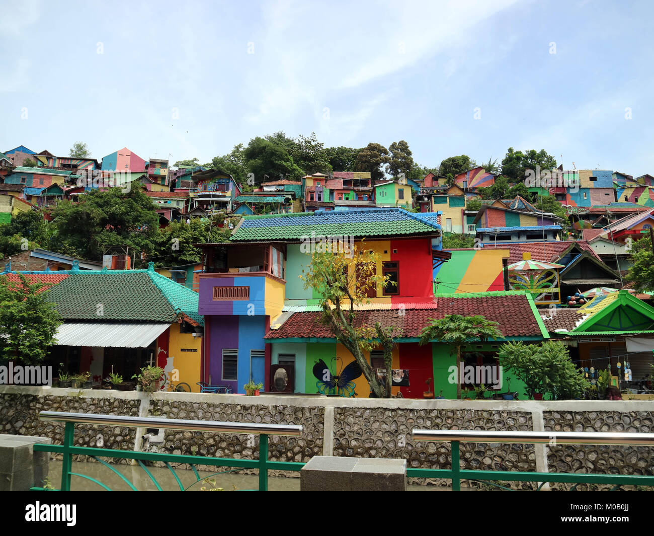 Die bunten oder 'Rainbow' Dorf (Kampung Pelangi) in Semarang, Zentraljava, Indonesien. Es war slumgebiet vor. Bild wurde im Januar 2018 getroffen. Stockfoto
