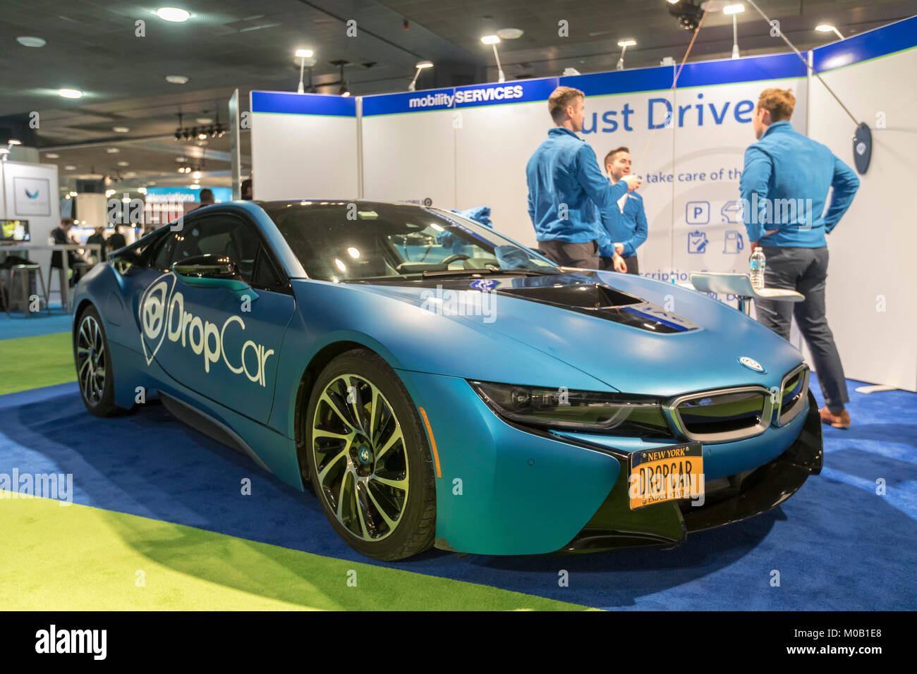 Detroit, Michigan - DropCar angezeigt sein valet Auto Service Konzept auf der North American International Auto Show. Das Unternehmen betreibt in Teilen von Ne Stockfoto