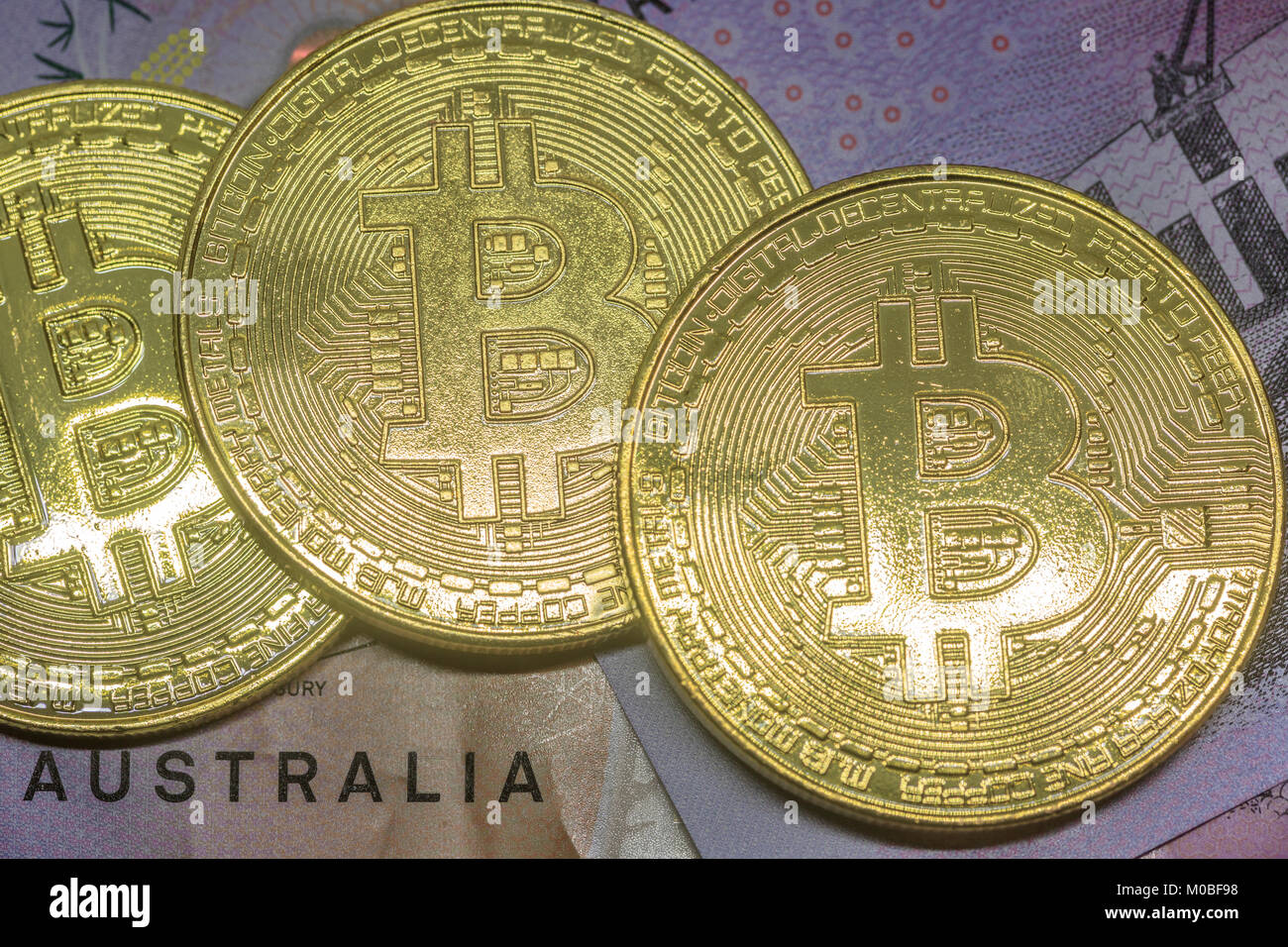 Bitcoin cryptocurrency v Australische fiat money Stockfoto