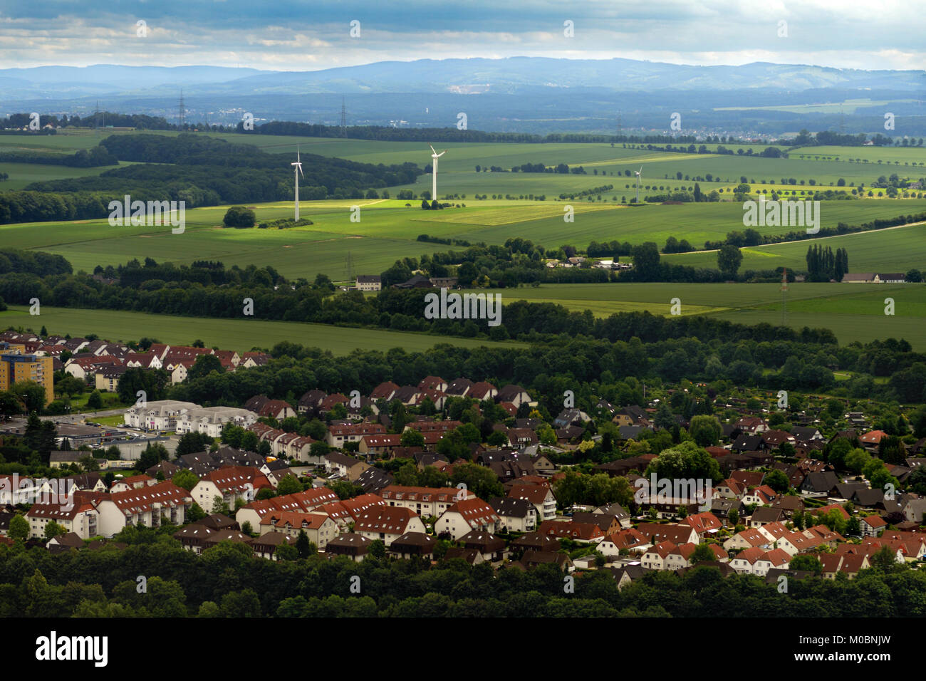 In der Nähe von Dortmund, Deutschland - Juni 22, 2013: Luftaufnahme der ländlichen Landschaft Nordrhein-Westfalens. Es ist das bevölkerungsreichste Bundesland der Bundesrepublik Deutschland und der f Stockfoto
