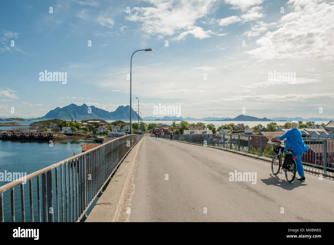 Svolvaer im Sommer auf den Lofoten. Svolvaer ist das administrative