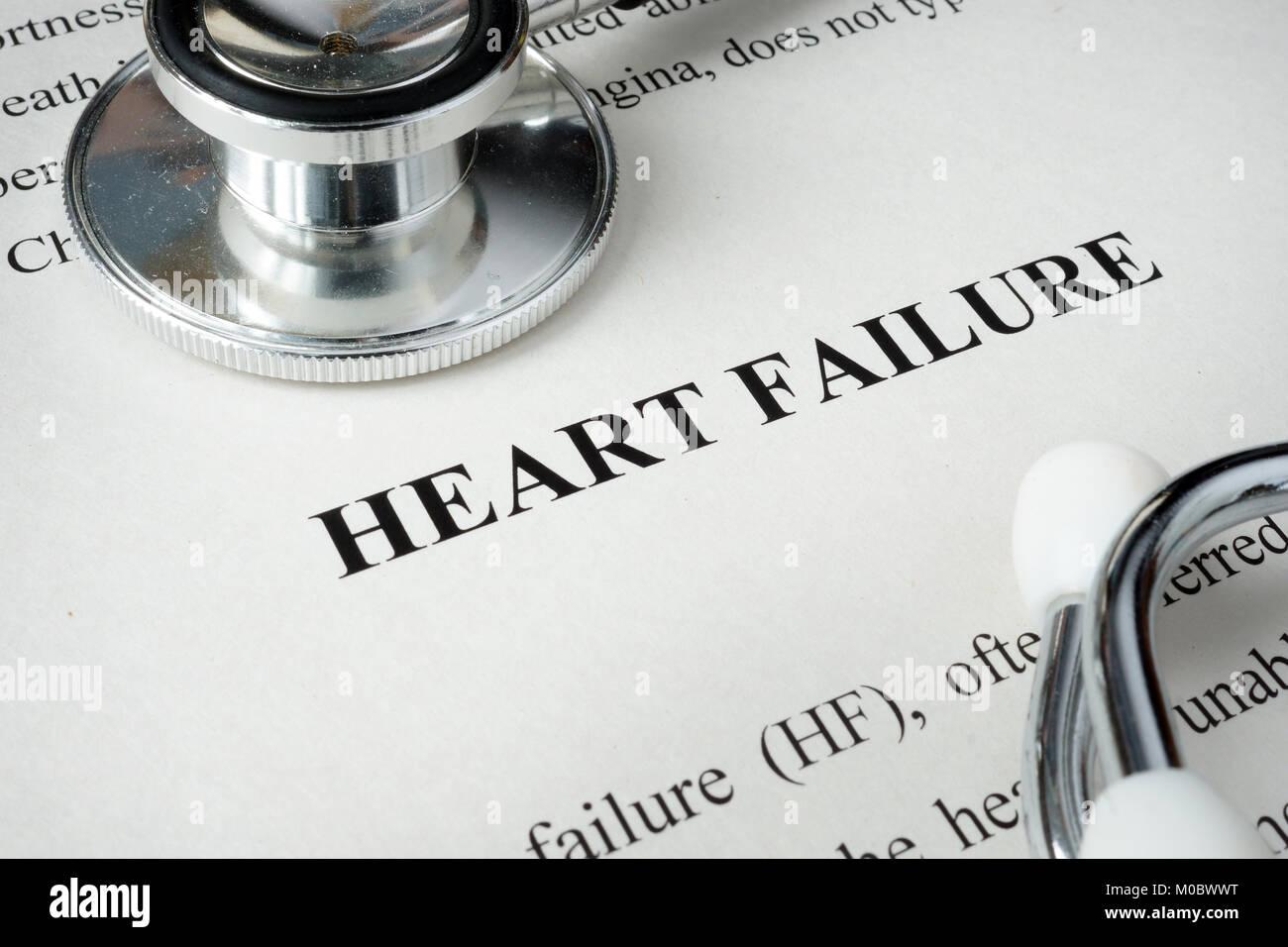 Informationen über die Herzinsuffizienz und Gläser. Stockfoto