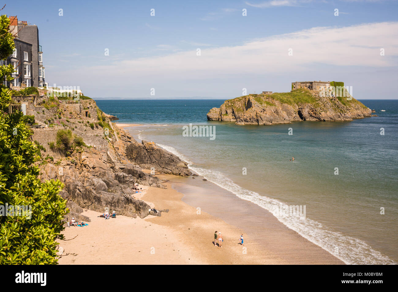 St Catherine's Island und Fort, von einer Klippe in Tenby, Pembrokeshire, South Wales gesehen Stockfoto