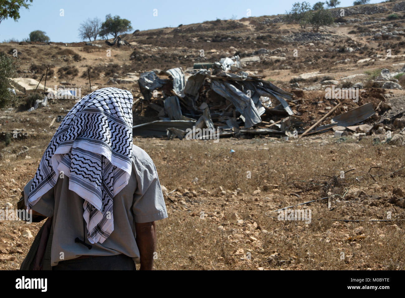 Bedouin Village chief zeigt sein Dorf zerstört durch israelische Soldaten in Beit Hanina, Ost-jerusalem. Die israelisch-palästinensischen Konflikt. © Antonio Ciufo Stockfoto