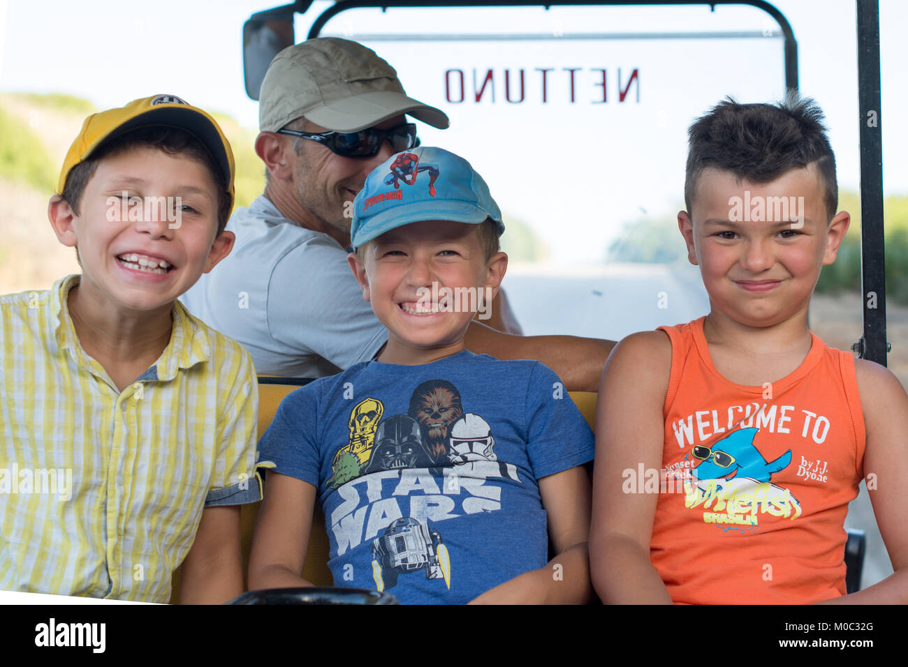 3 Happy Boys lächelnd Stockfoto