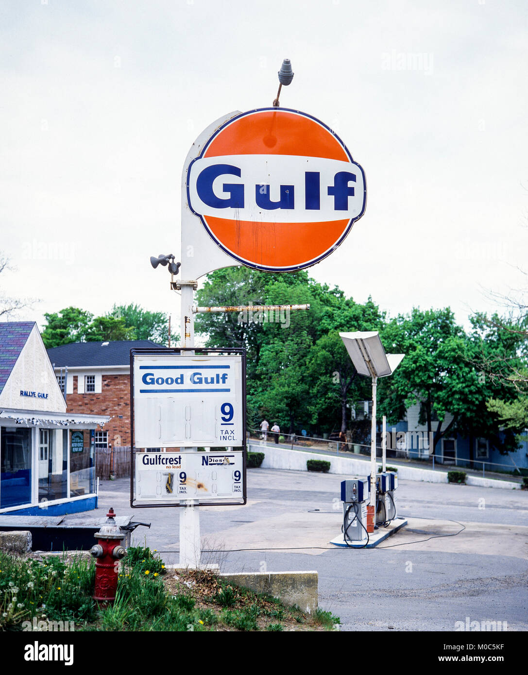 Mai 1982, Gulf Tankstelle, Pumpen, Long Island, New York, NY, USA, Stockfoto