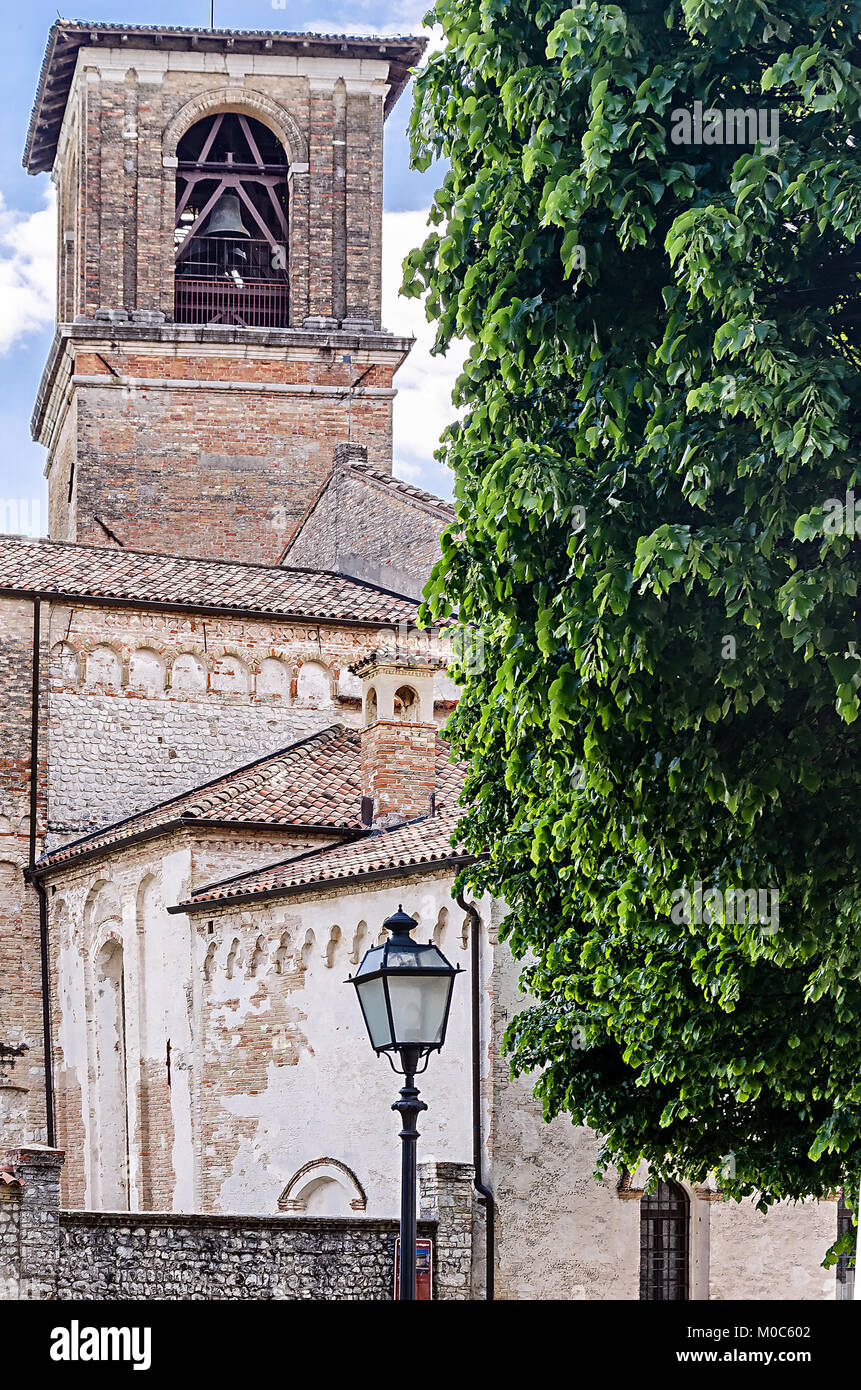 Blick auf den Dom in Spilimbergo, mittelalterliches Dorf in friiuli. Stockfoto