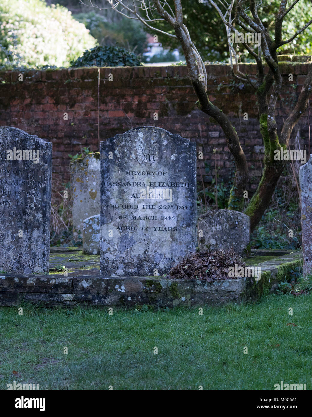 Das Grab von Cassandra Elizabeth Austen (ältere Schwester von Jane Austen) Chawton Kirchhof, Hampshire Stockfoto