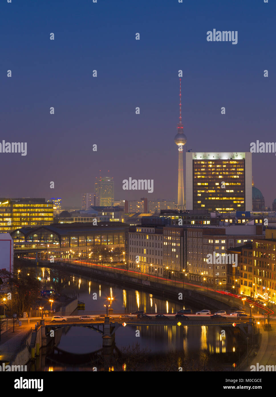 Berlin - Berlin in der Abenddämmerung. Stockfoto