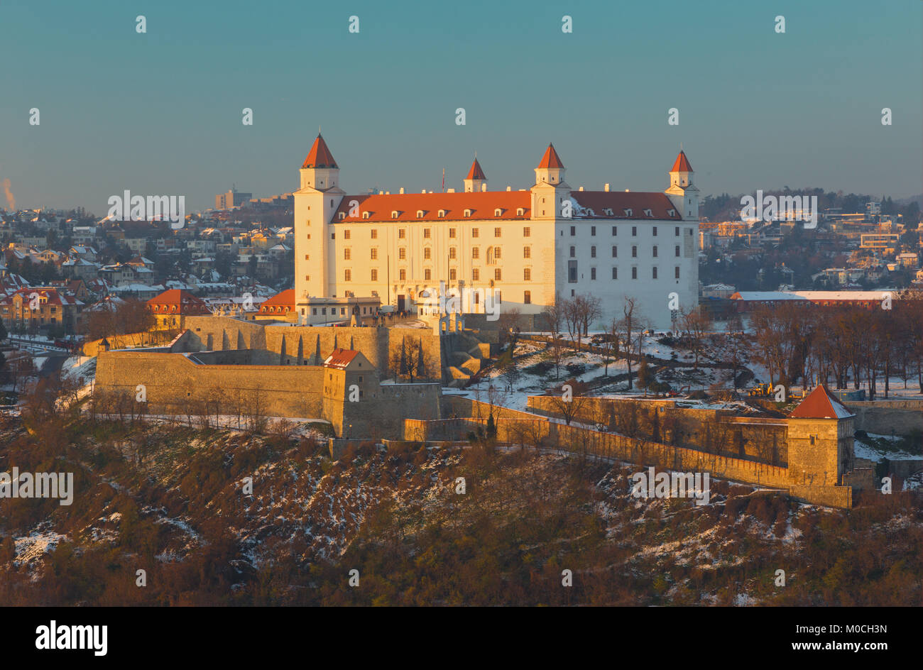 Bratislava - das Schloss im Winter Licht. Stockfoto