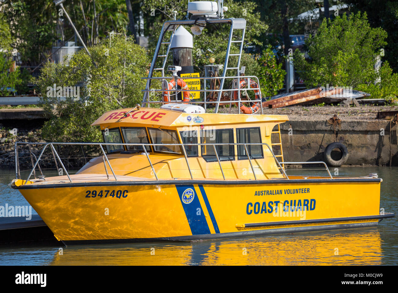 Australische volunteer Coast Guard Vessel Boat in Port Douglas, Queensland, Australien Stockfoto
