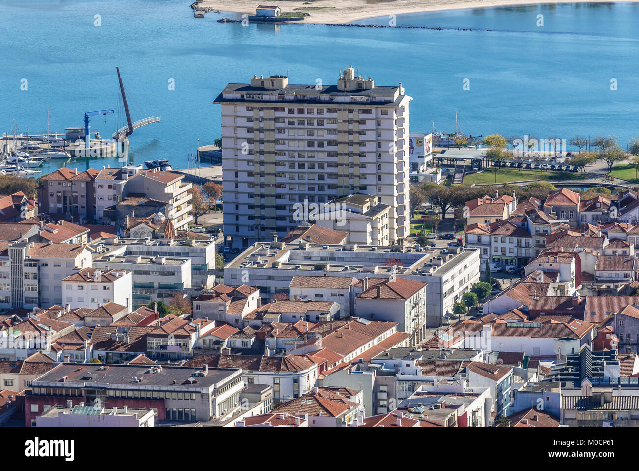 Luftaufnahme von Santa Luzia Berg von Viana do Castelo Stadt über den Fluss Lima in Norte Region von Portugal Stockfoto