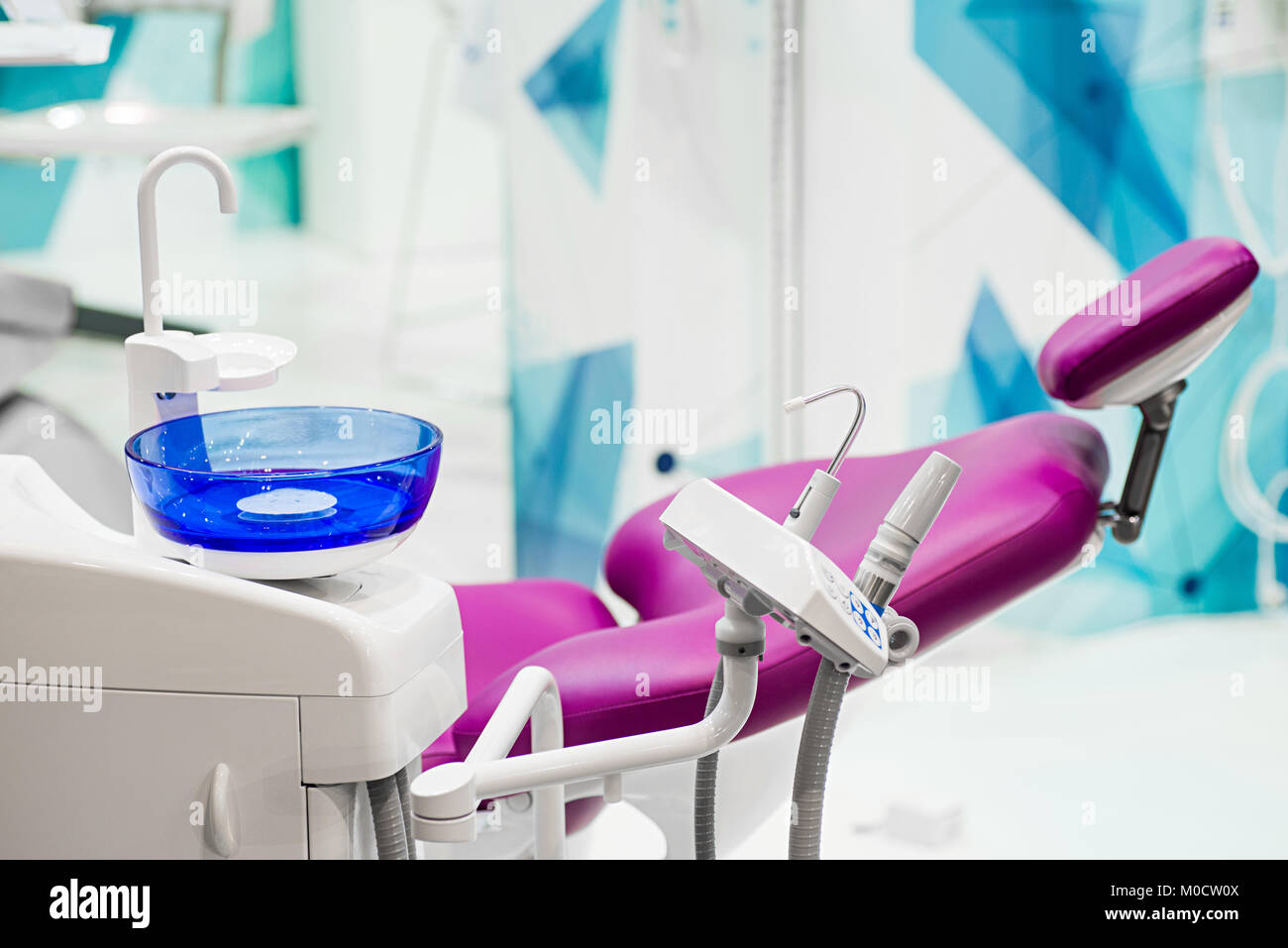 Moderne zahnmedizinische Stuhl in der Zahnarztpraxis Stockfoto