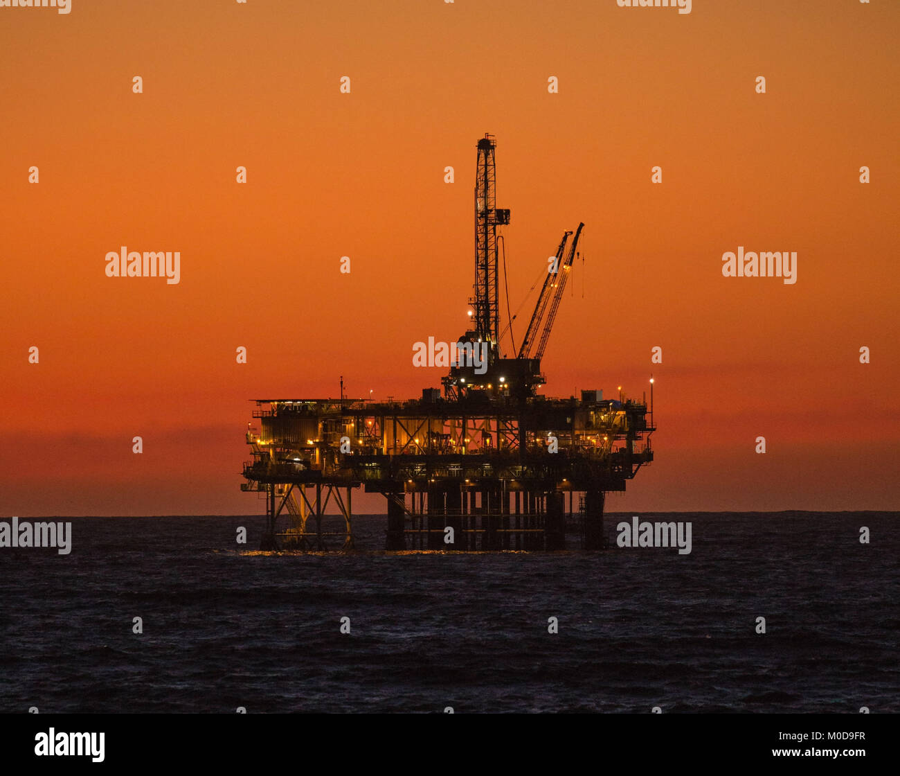 Offshore Oil Rig Off Huntington Beach Stockfotos Offshore