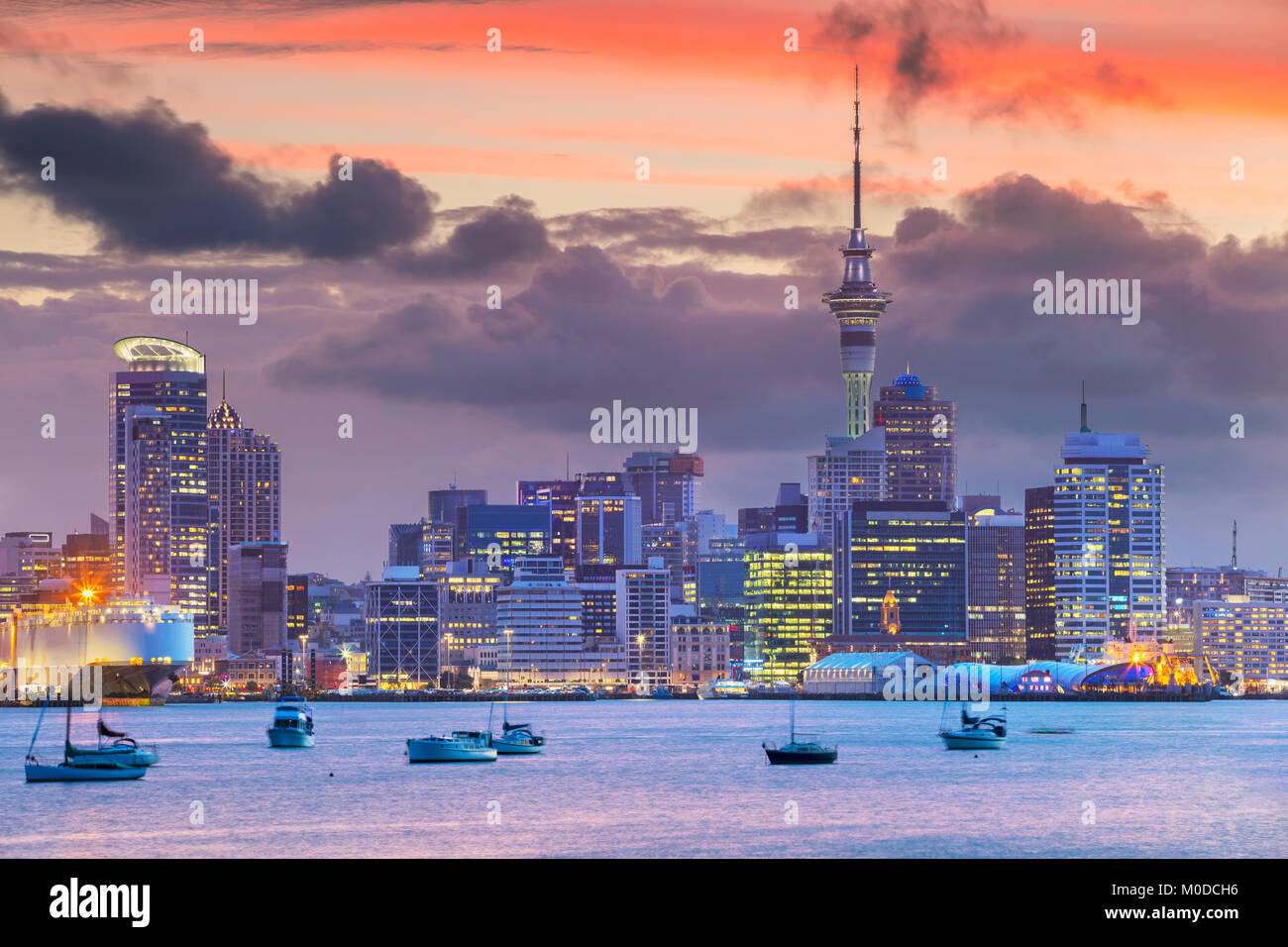 Auckland. Stadtbild bild Skyline von Auckland, Neuseeland während des Sonnenuntergangs. Stockfoto