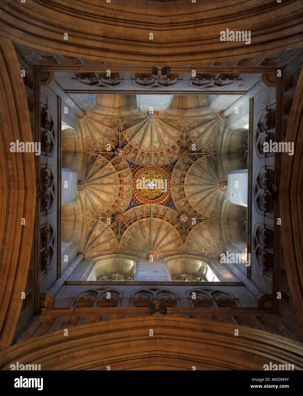 nach oben in den Turm von Canterbury Kathedrale kent Stockfoto