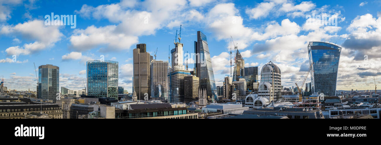 Immobilien in der Londoner City: Walkie Talkie, Cheesegrater, Tower 42, 20 Gracehurch Straße, Stock Exchange Tower, das Skalpell und 22 & 100 Bishopsgate Stockfoto