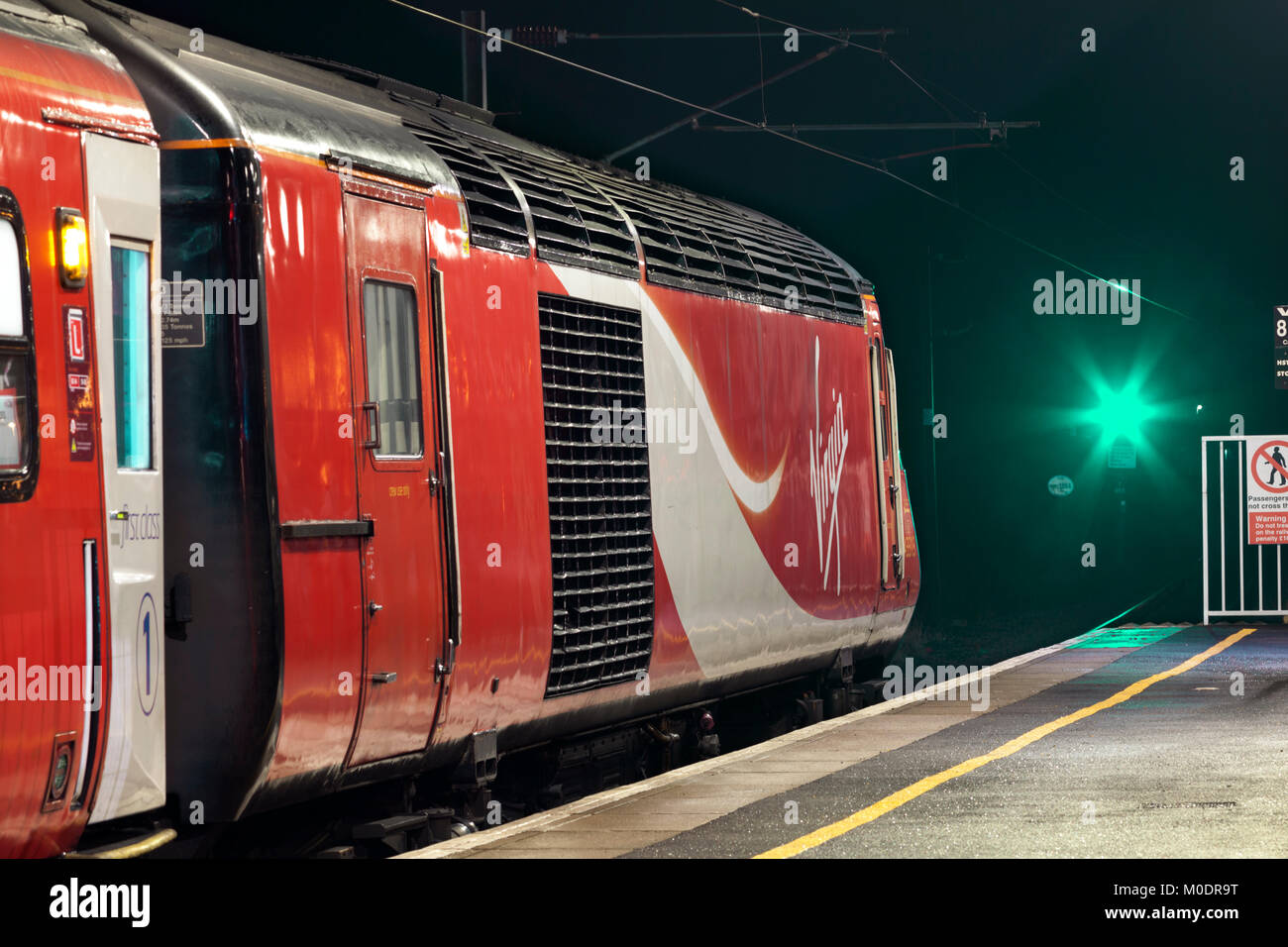 Ein Virgin Trains Ostküste Intercity 125 bei Darlington arbeiten die 1530 Kings Cross - Edinburgh Stockfoto