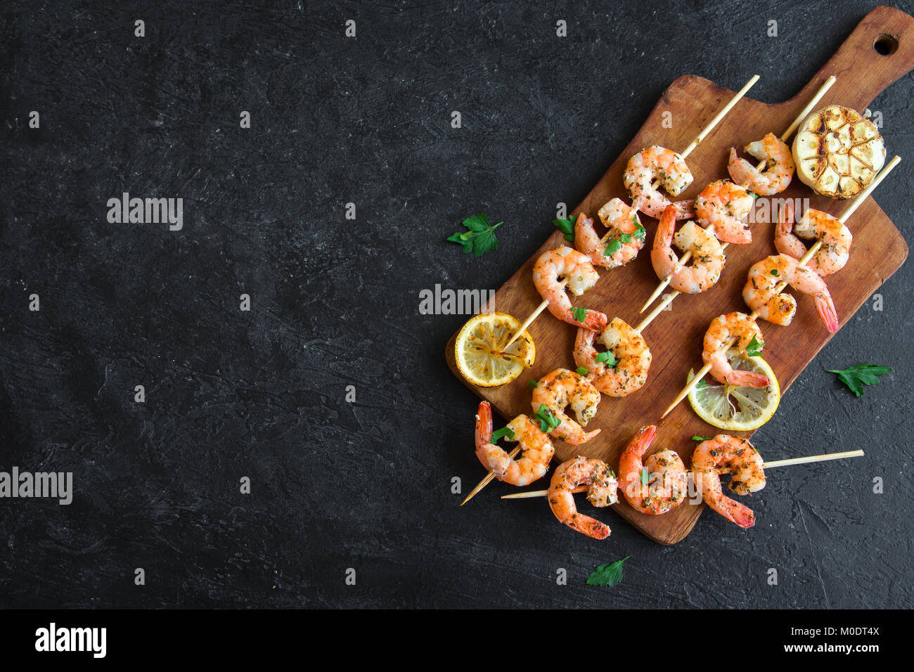 Gegrillte Garnelen Spieße. Meeresfrüchte, shelfish. Garnelen Spieße mit ...