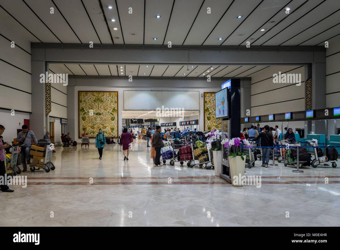 Jakarta, Indonesien: November 2017: Jakarta (soekarno-hatta) International Airport Terminal 2. Jakarta Flughafen ist der größte Flughafen in Java und der T Stockfoto