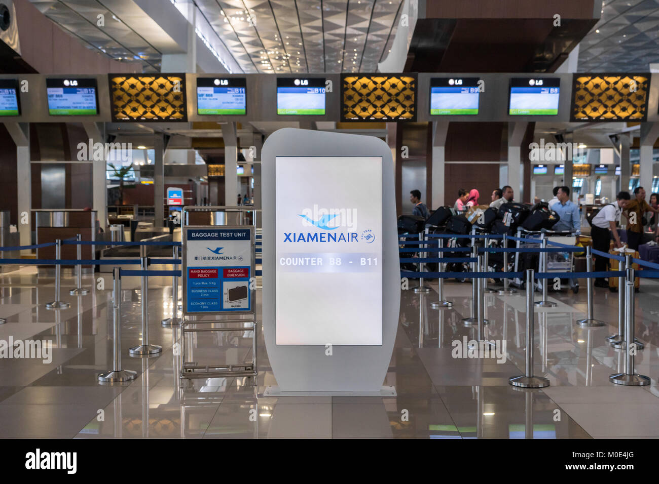 Jakarta, Indonesien - November, 2017: Xiamen, Check-in-Schalter bei Jakarta (soekarno-hatta) International Airport. Xiamen Air ist ein Chinesischen Pkw Stockfoto