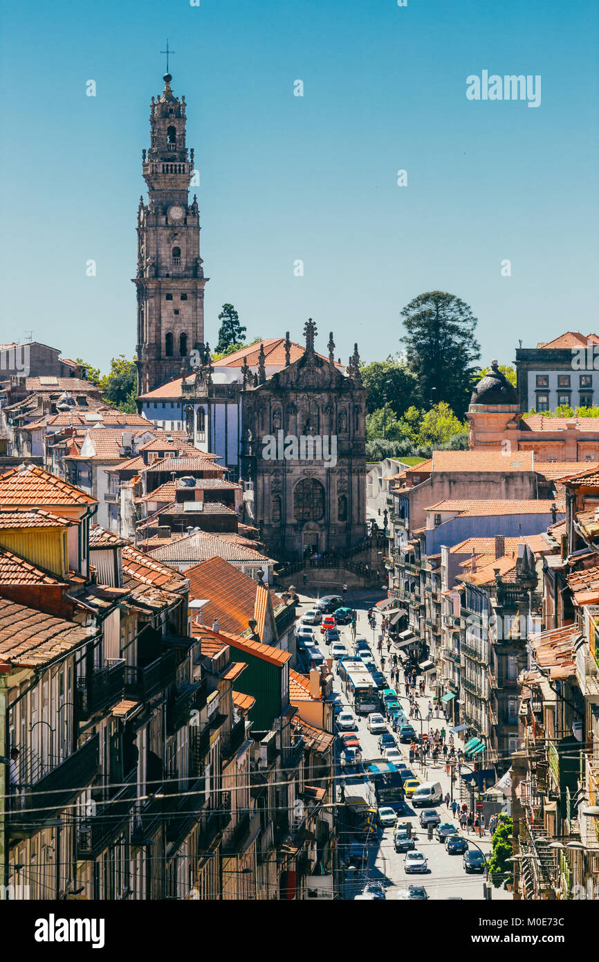 Clerigos Kirche und Turm in Porto, Portugal Stockfoto